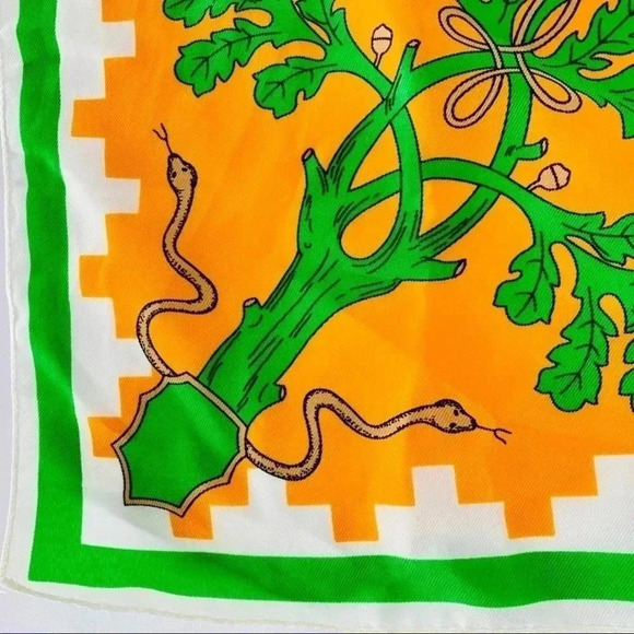 Contrada Della Selva Rhinoceros and Oak tree flag - Picture 6 of 10